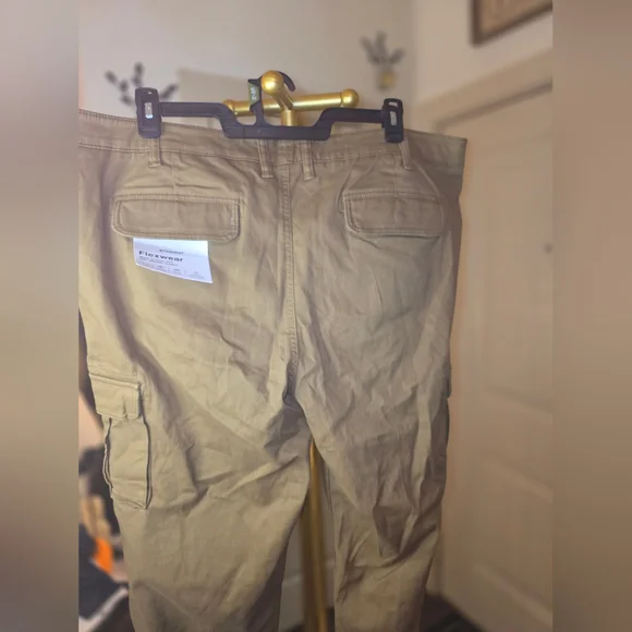 2 For $20 Williams Sonoma Utility Khaki Cargo Pants, Flexwear, Gorpcore - Picture 4 of 9